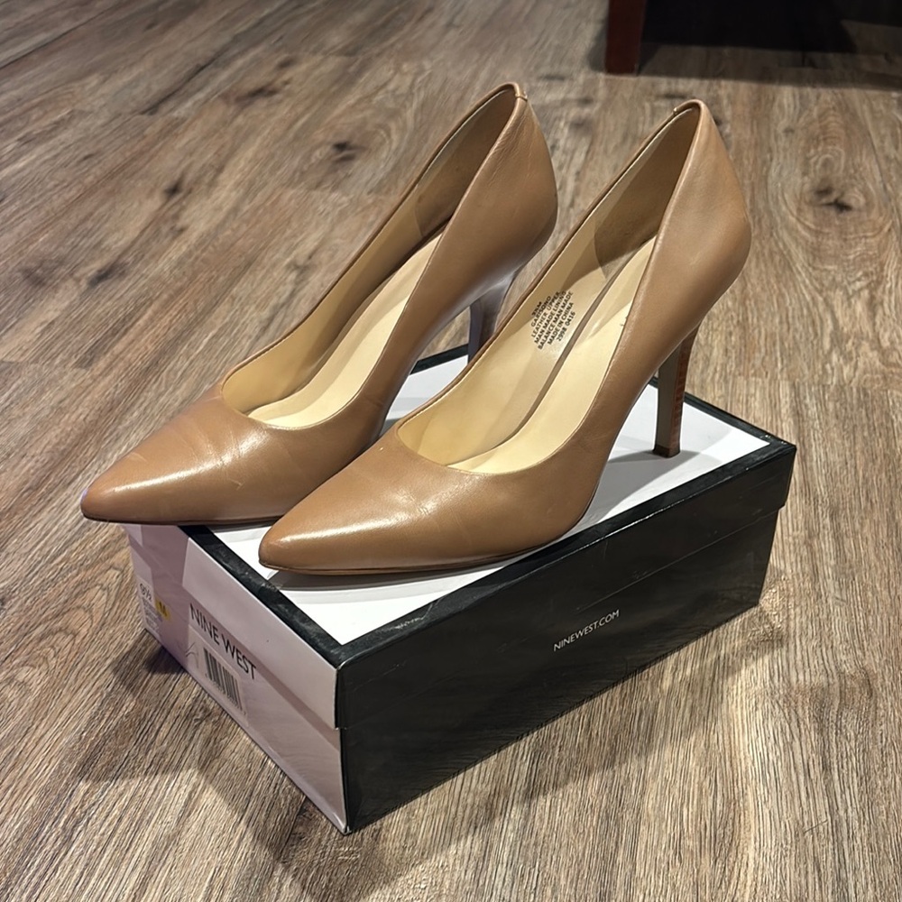 Nine West Tan Stiletto Heels Classic Pumps